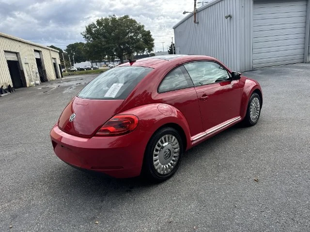 Used 2013 Red Volkswagen 2.5L image 5