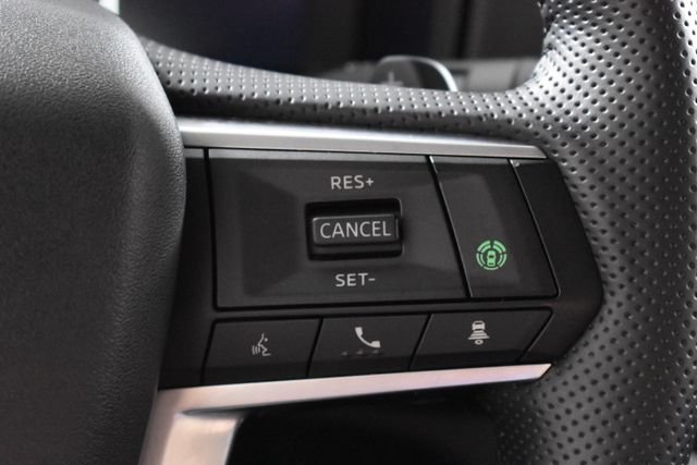 Used 2025  Mitsubishi SEL image 25