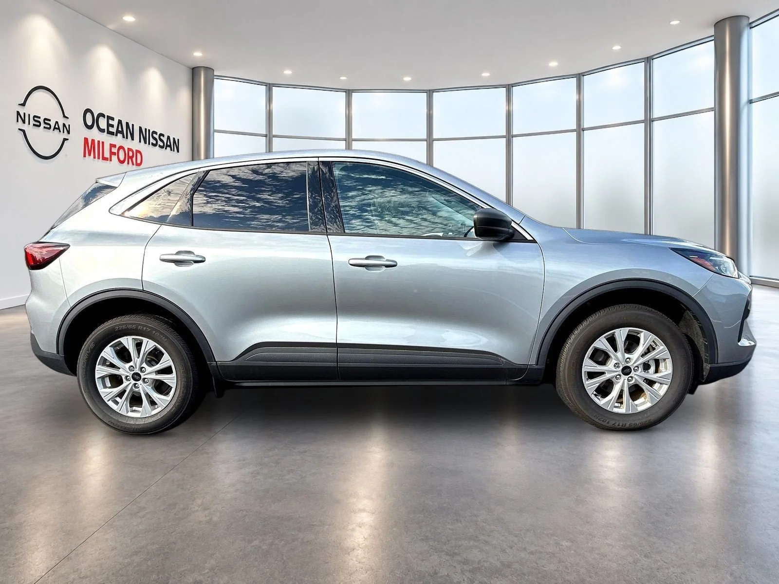 Used 2023 Silver Metallic Ford Active image 4