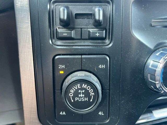 Used 2022 White Ford King Ranch image 28