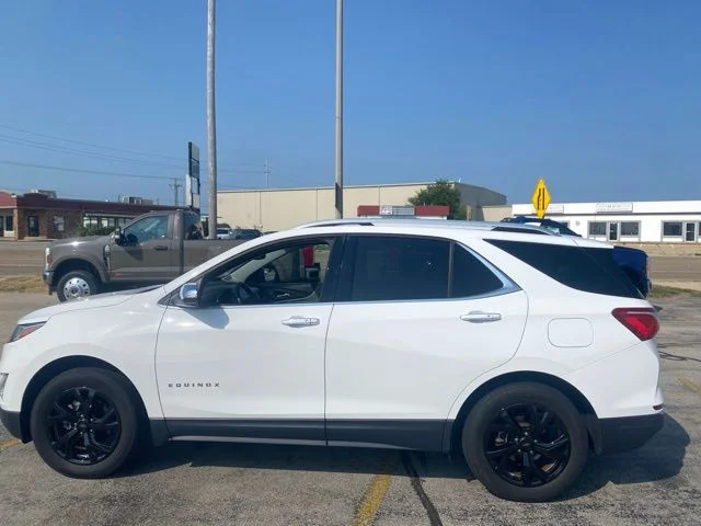 Used 2018 Summit White Chevrolet Premier image 8