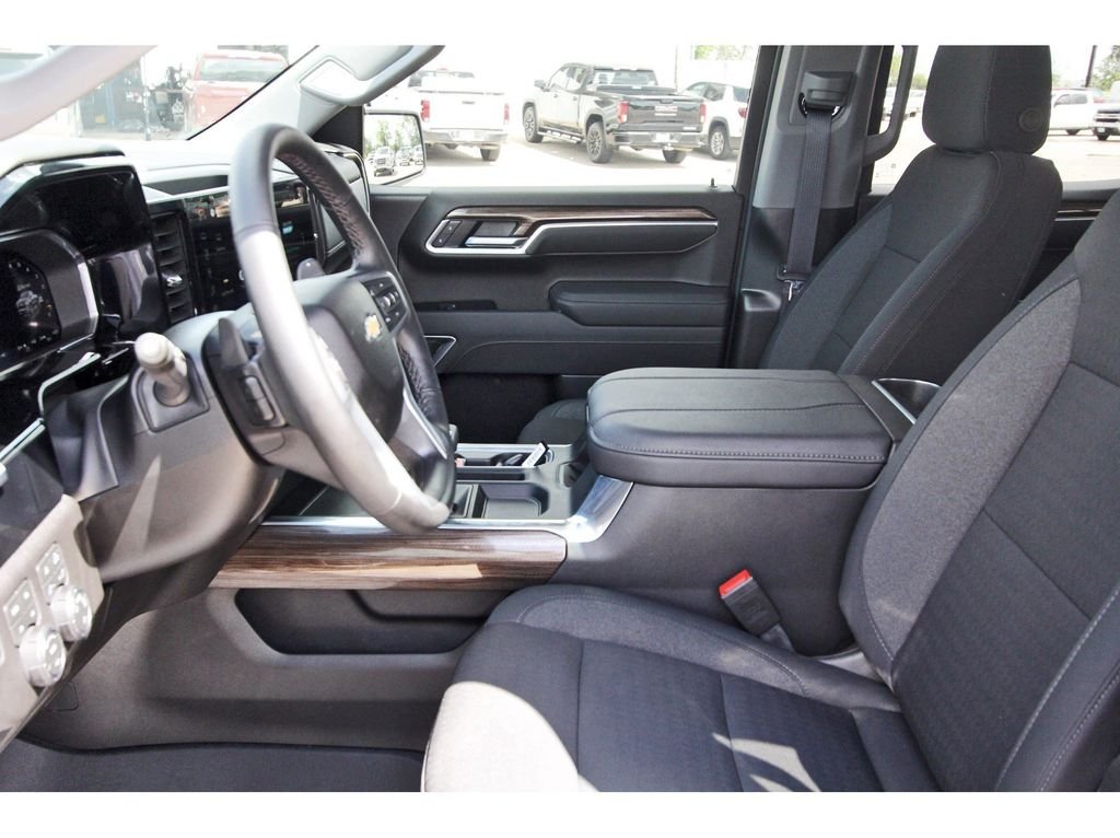 Used 2026 Black Chevrolet LT image 30