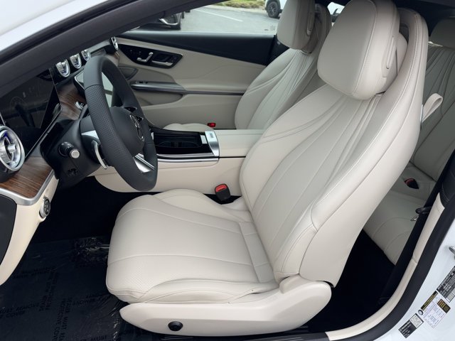 New 2026 MANUFAKTUR Moonlight White Metallic Mercedes-Benz CLE 450 image 2