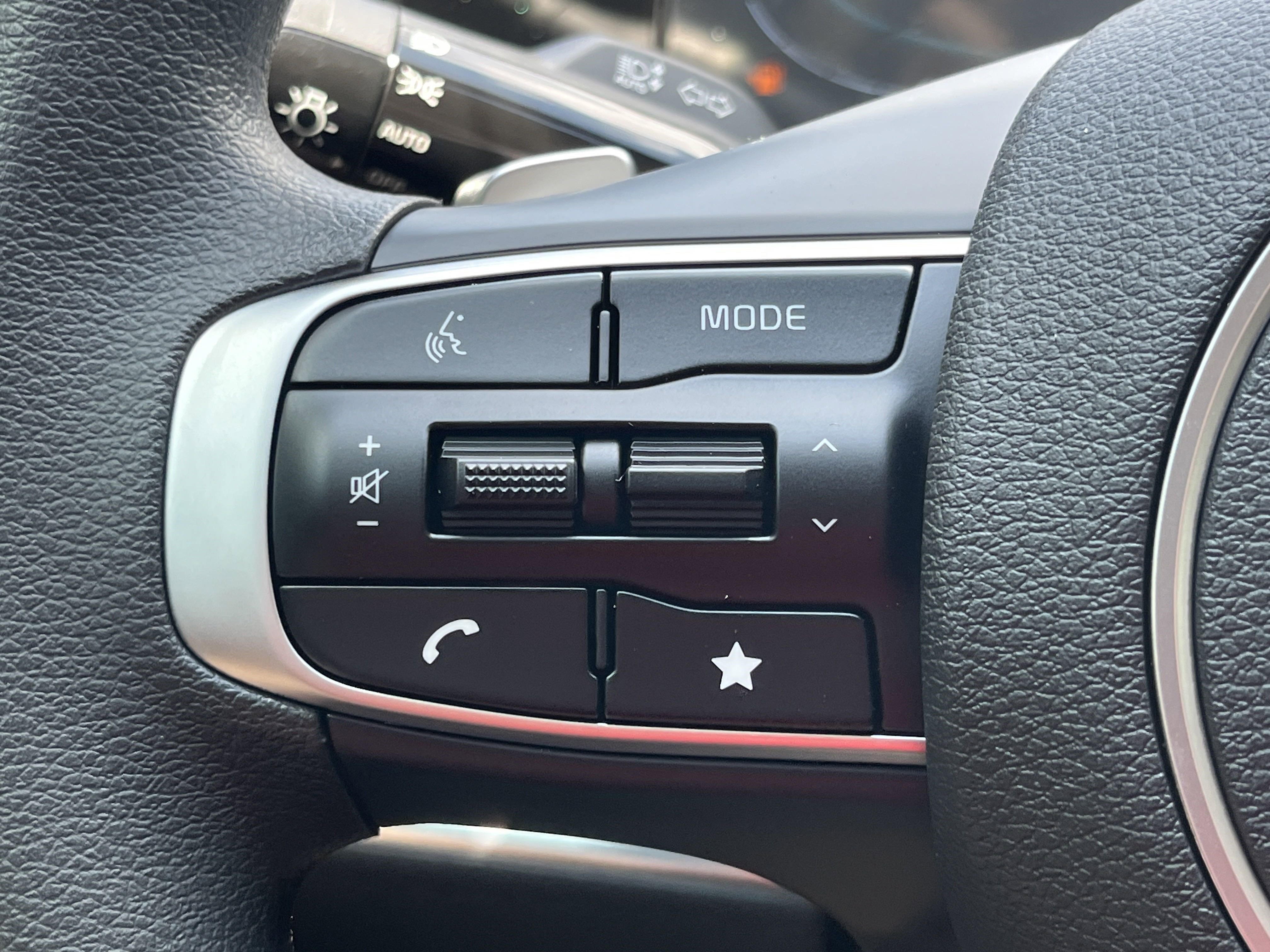 2025 Kia Sportage LX Hybrid - Photo 13