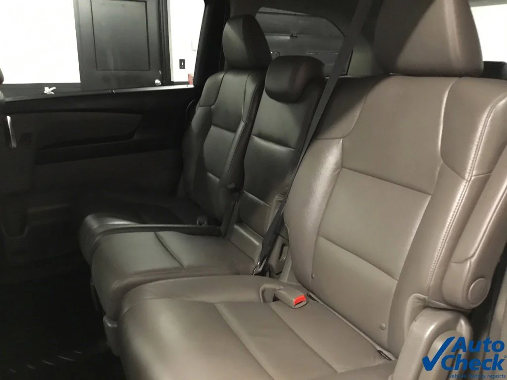 Used 2015 Silver Honda EX-L image 31