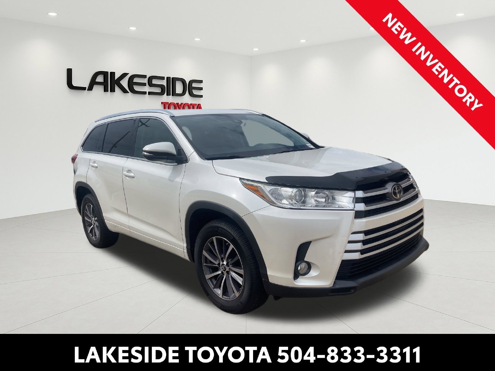 Certified Used 2017 White Toyota XLE image 5