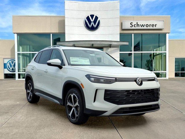 New 2026 Pure White Volkswagen SE 4Motion image 4