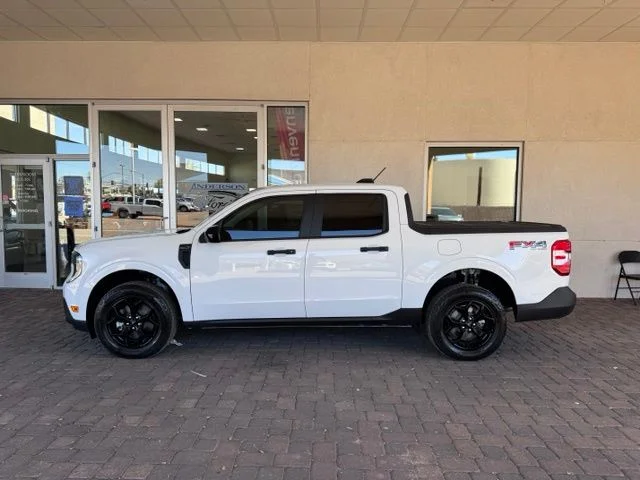 Certified Used 2025 Oxford White Ford XLT image 2
