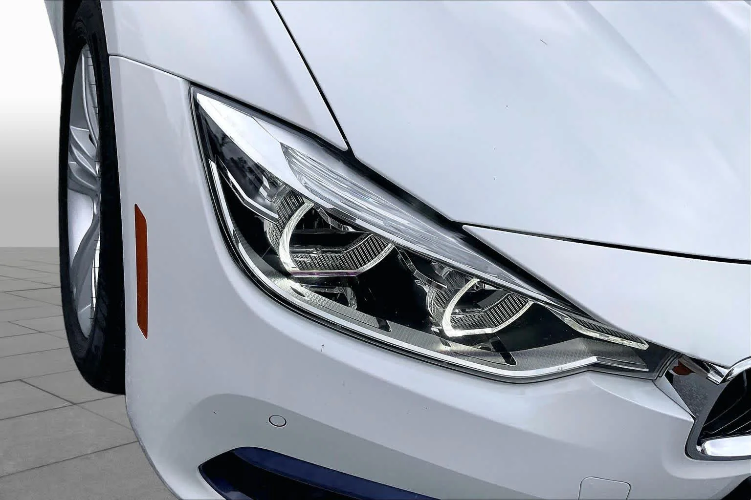 Used 2017 Alpine White BMW 330i xDrive image 28