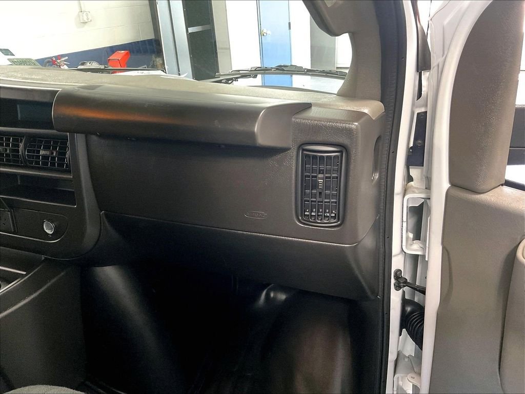 Used 2025 White GMC Work Van image 13
