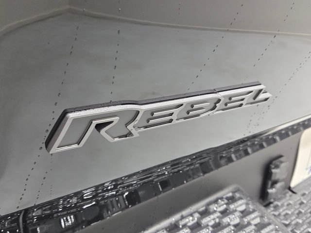 New 2026 Diamond Black Crystal Pearl-Coat Exterior Paint RAM Rebel image 11