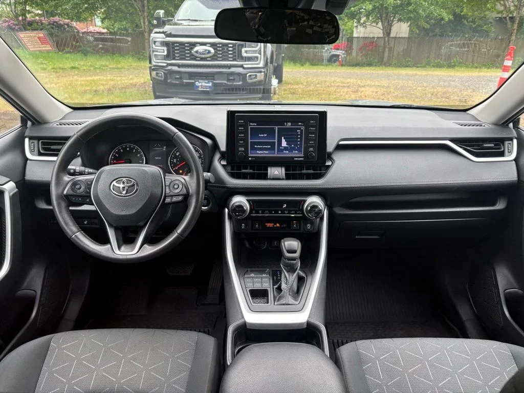 Used 2021 Silver Toyota XLE image 18