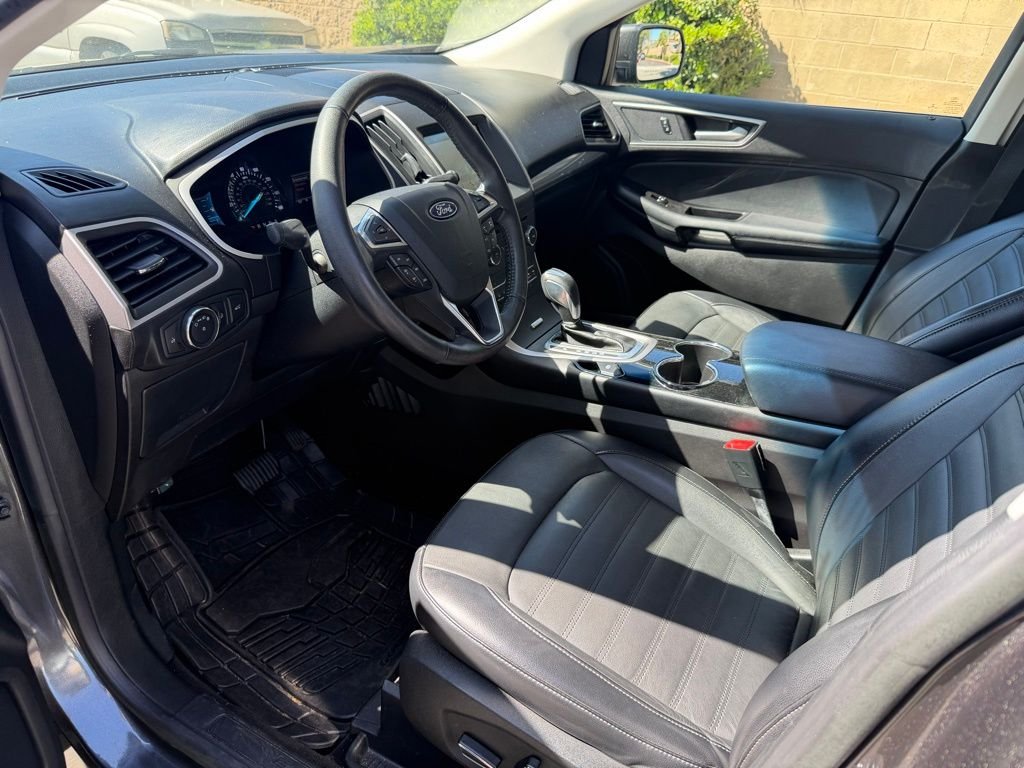Used 2018 Gray Ford SEL image 12