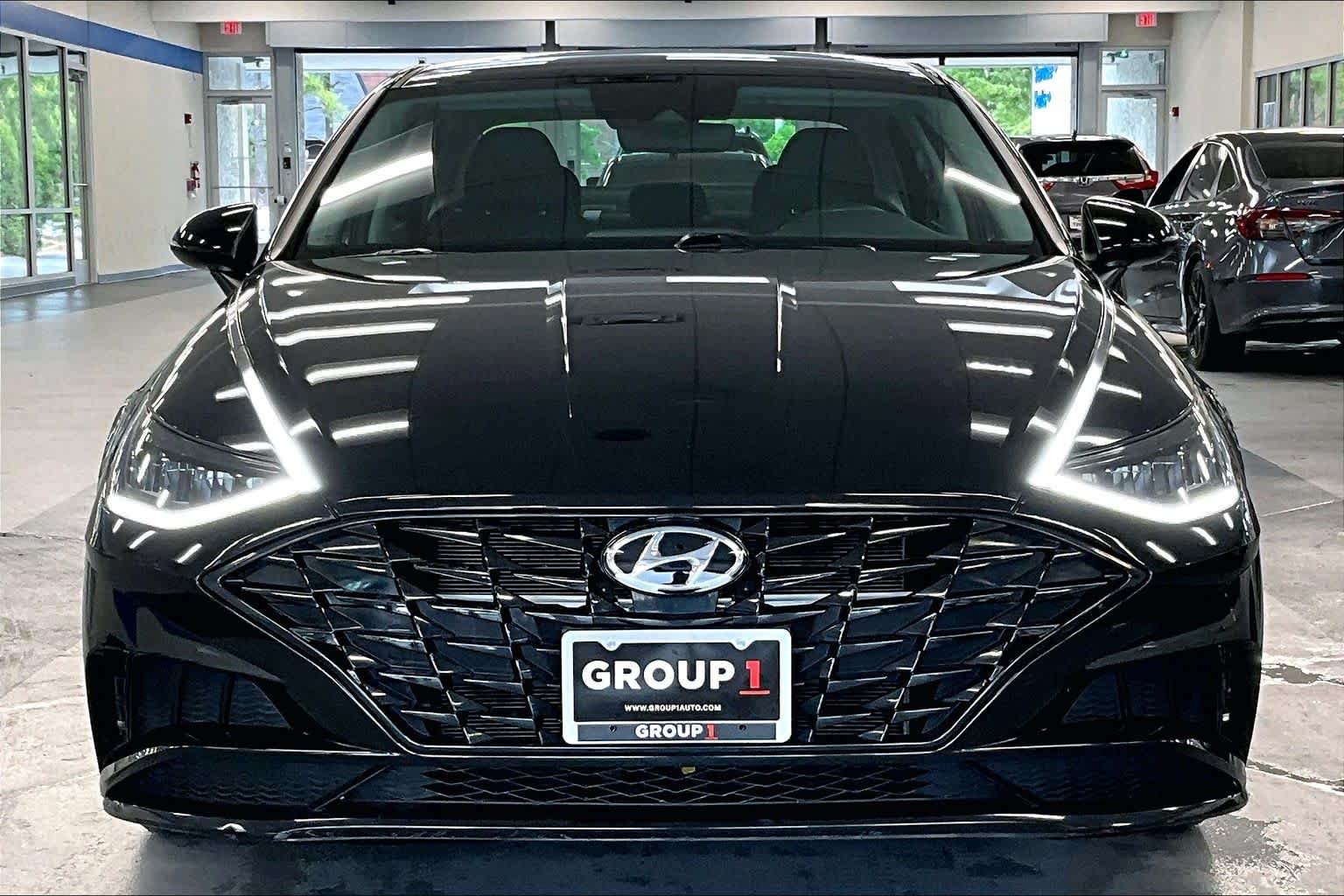 Used 2023 Onyx Black Hyundai SEL image 4