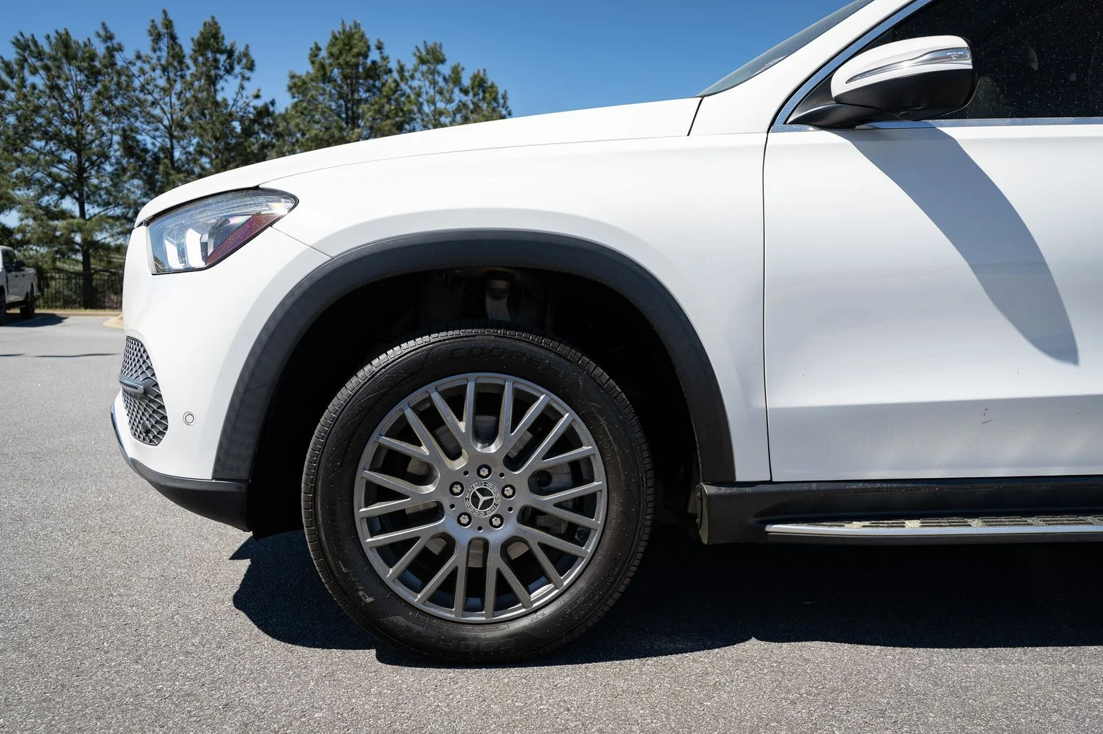 Used 2021 White Mercedes-Benz GLE 350 image 4