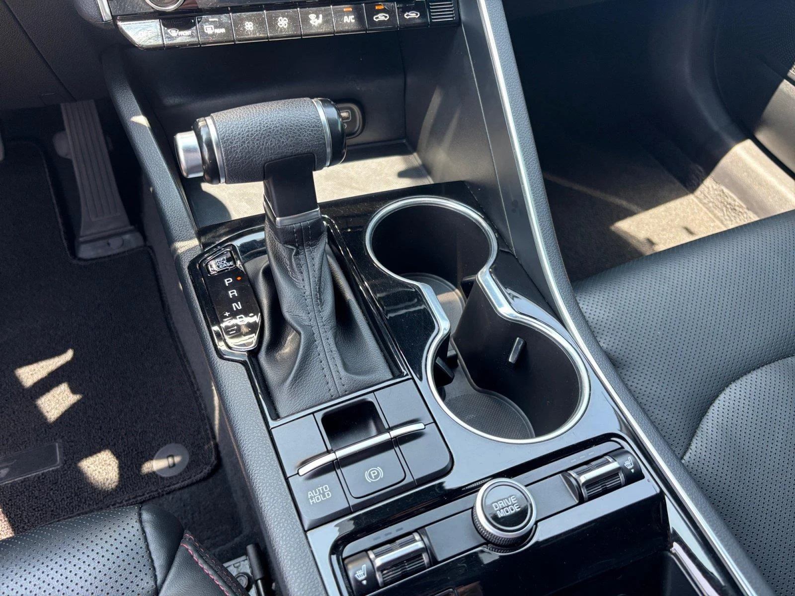 Used 2023 Wolf Gray Kia GT image 32