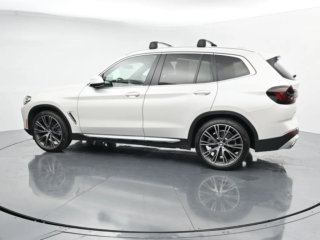 Used 2022 White BMW xDrive30i image 5