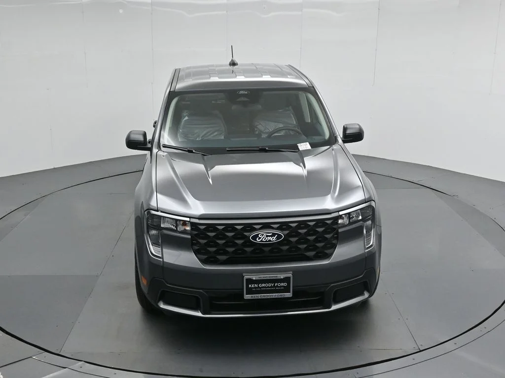 New 2026 Carbonized Gray Metallic Ford XLT image 32