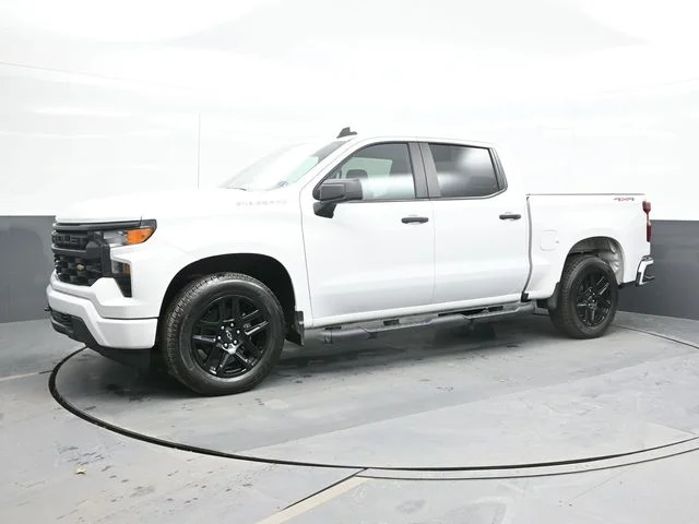 Used 2024 White Chevrolet Custom image 5