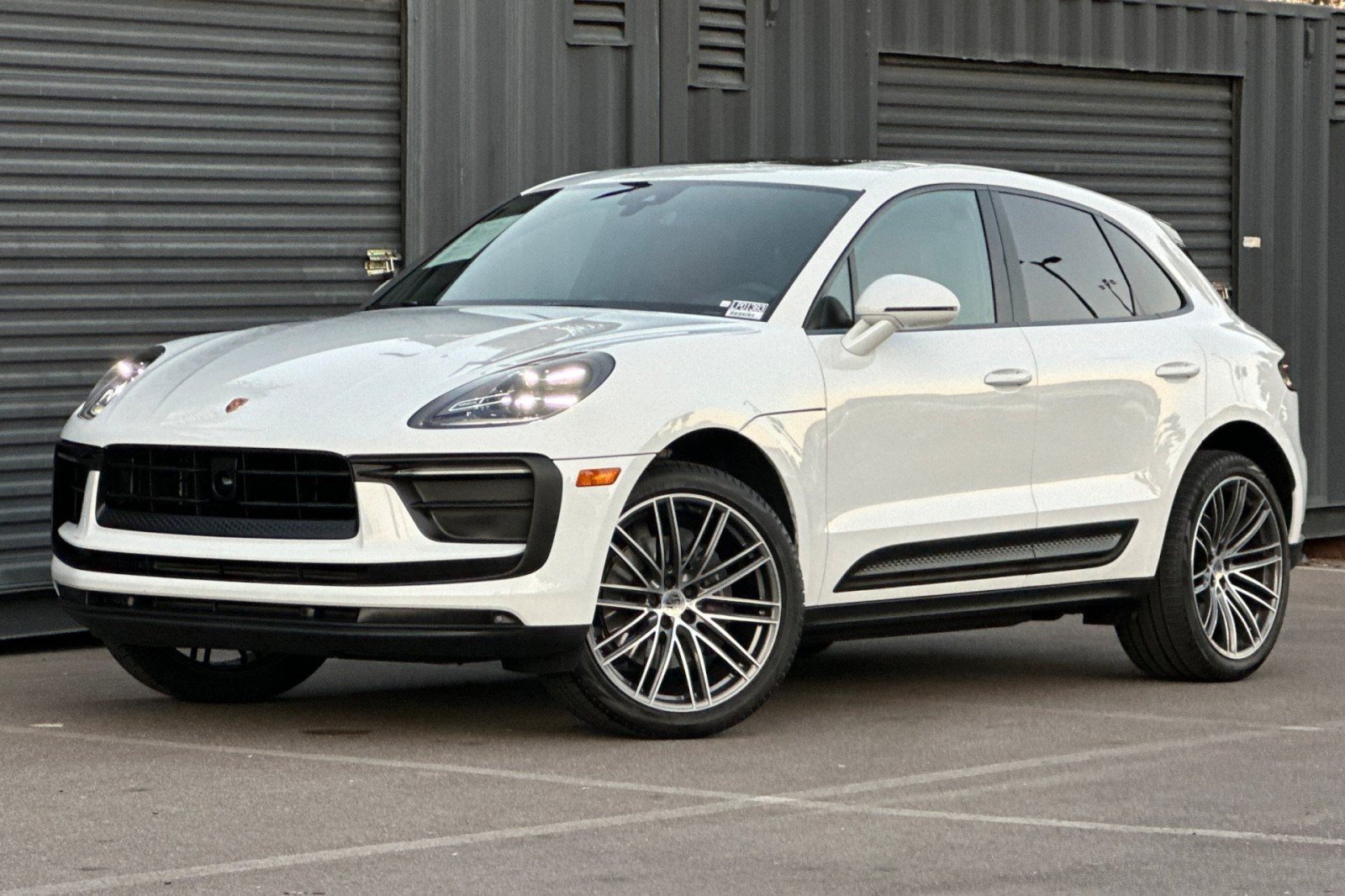 2025 Porsche Macan T