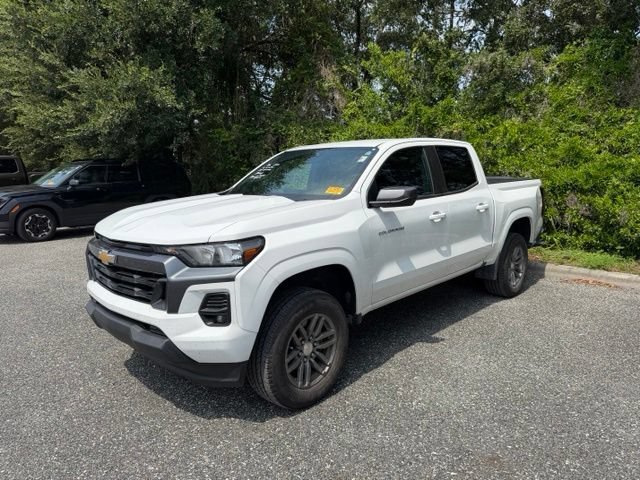 Used 2024 Summit White Chevrolet LT image 1