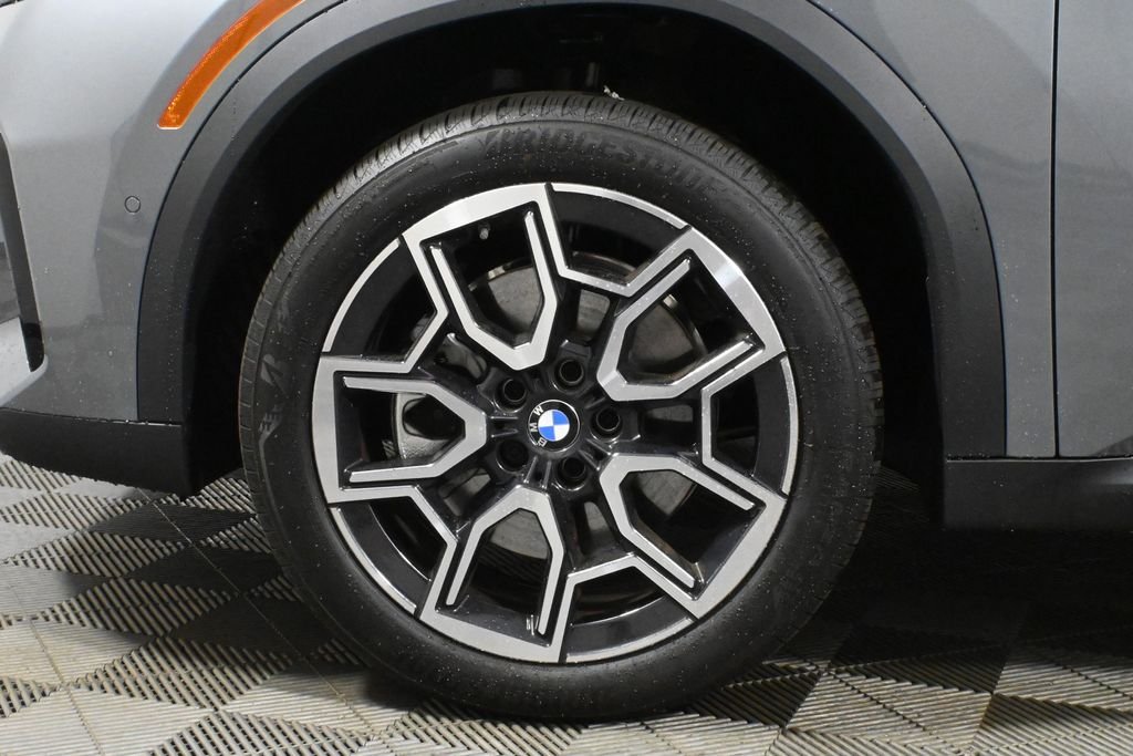 Used 2025 Gray BMW xDrive28i image 12
