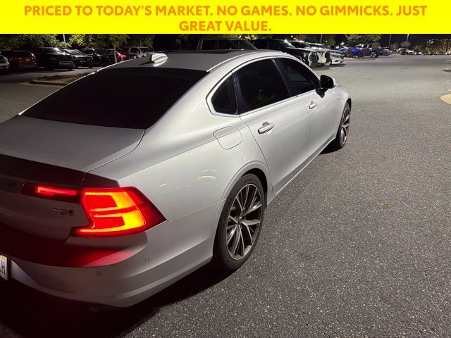 Used 2018 Silver Volvo T5 Momentum image 7