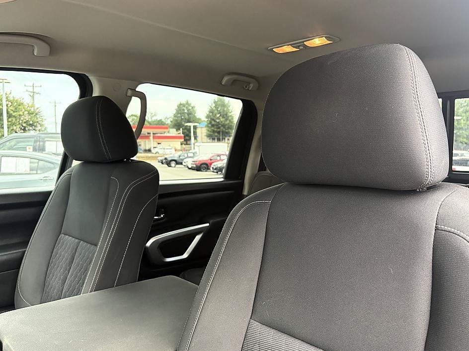 Used 2018 Glacier White Nissan SV image 16