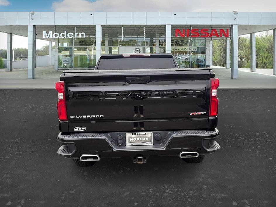 Used 2022 Black Chevrolet RST image 28