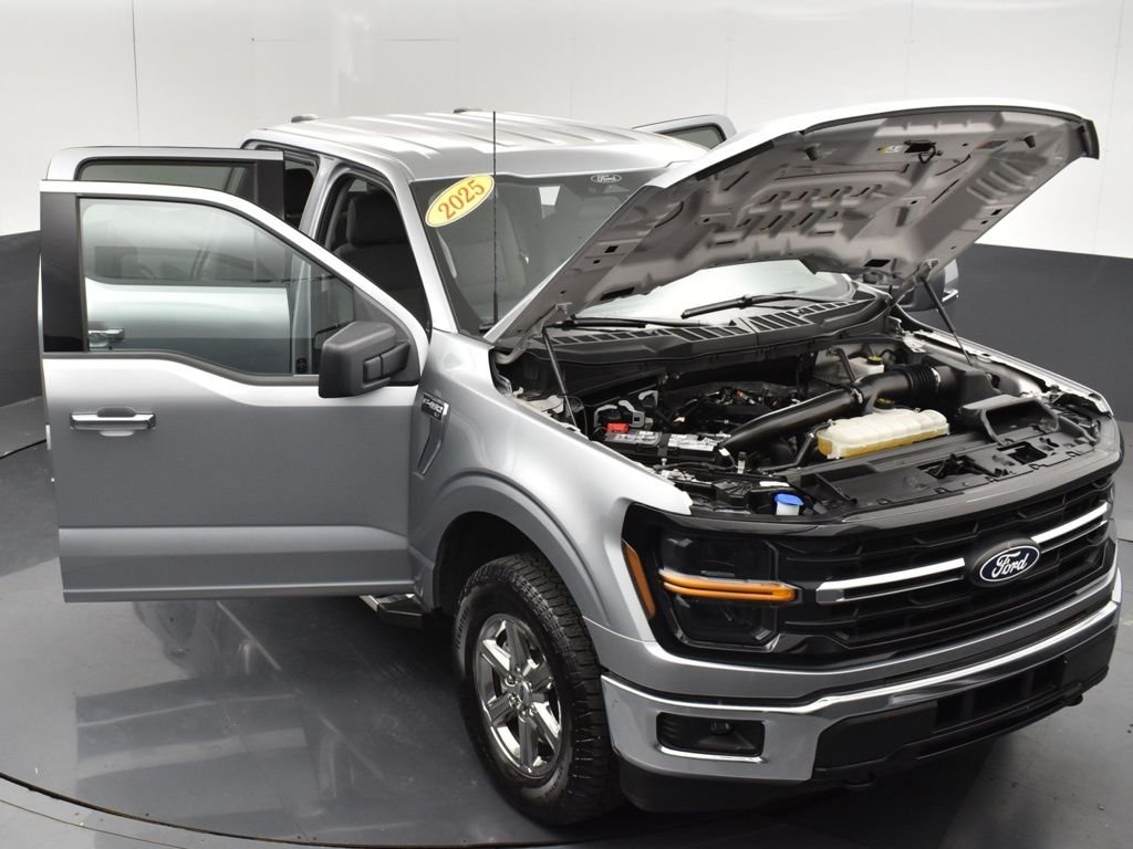 Used 2025 Silver Ford XLT image 34