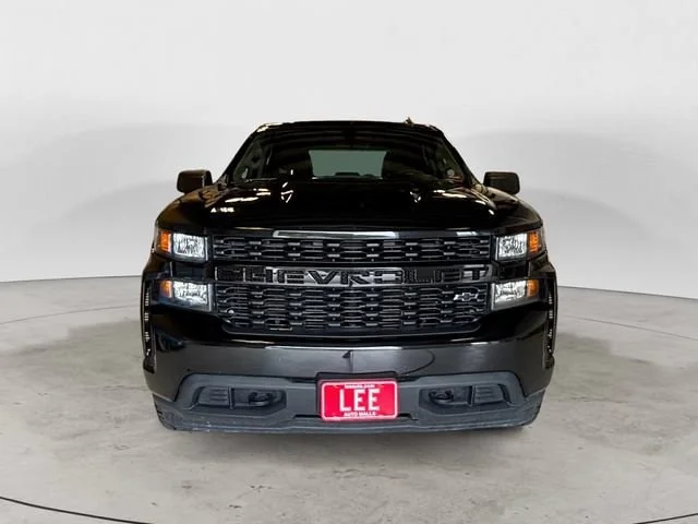 Used 2020 Black Chevrolet Custom image 9