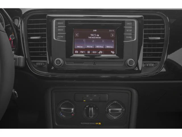 Used 2019 White Silver Volkswagen SE image 10