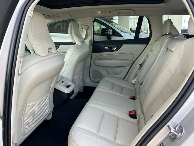 2025 Volvo V60 Cross Country Plus - Photo 21