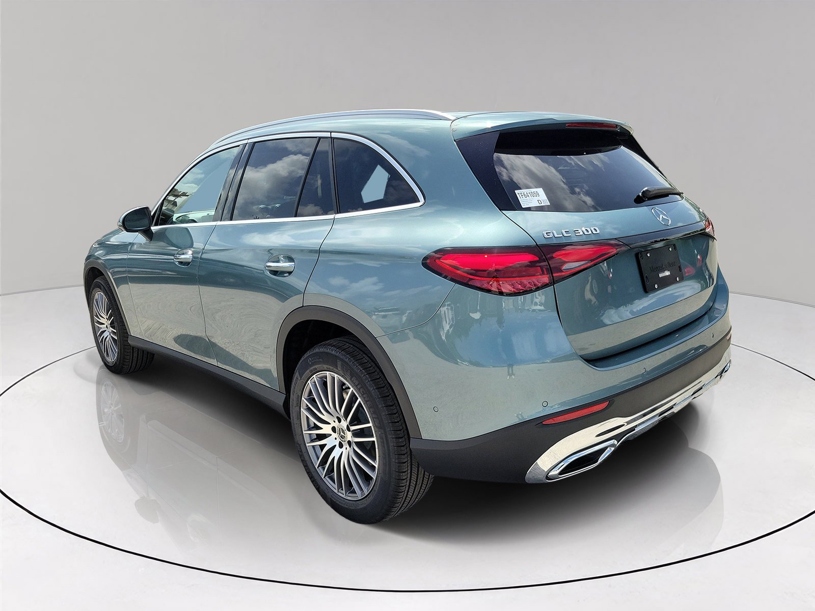 New 2026 Verde Silver Metallic Mercedes-Benz GLC 300 image 35