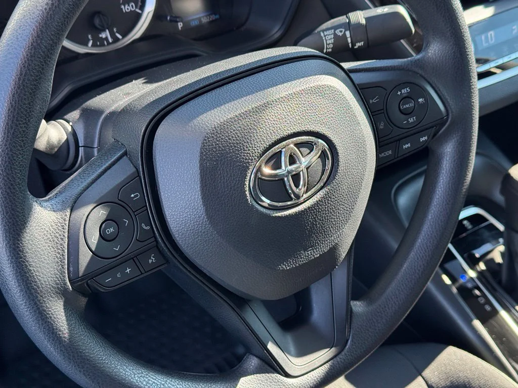 Used 2022  Toyota LE image 14