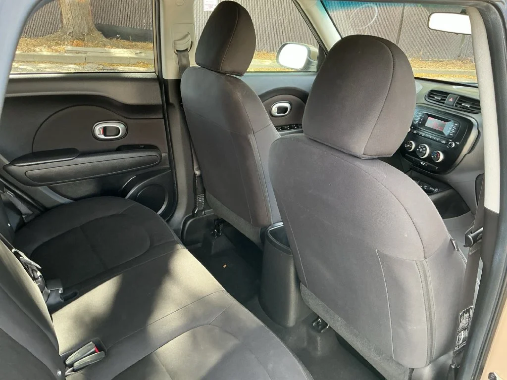Used 2015 Brown Kia Base image 31
