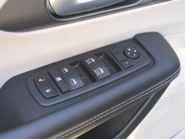 Used 2024 Black Chrysler Touring L image 13