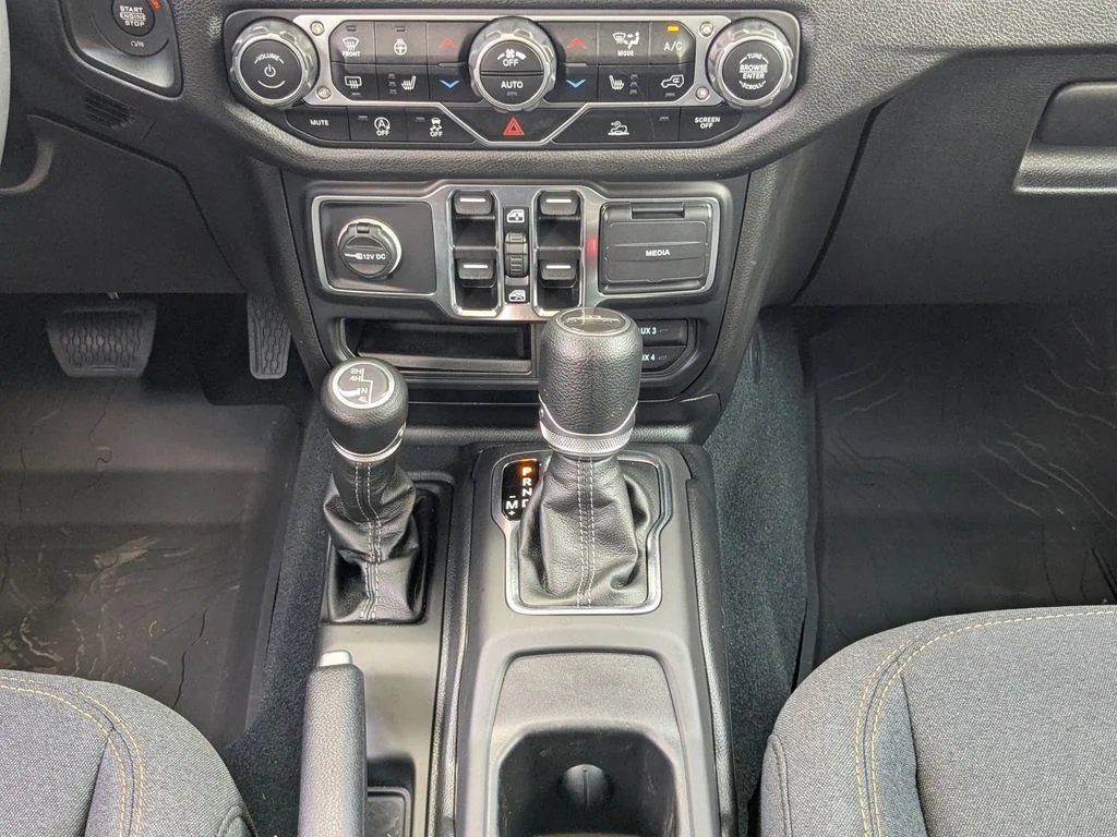 Used 2024 Black Jeep Sport S image 21