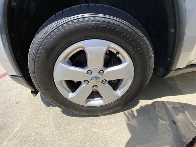 Used 2013 Silver Jeep Laredo image 11