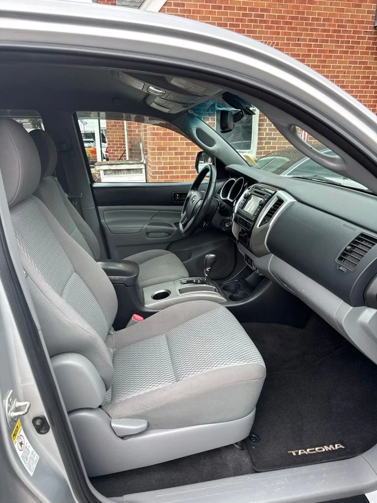 Used 2013 Silver Toyota Base image 10