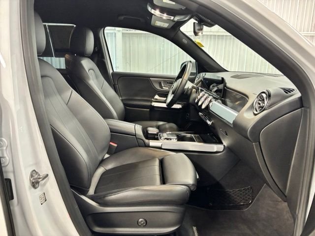 Used 2020  Mercedes-Benz GLB 250 image 21