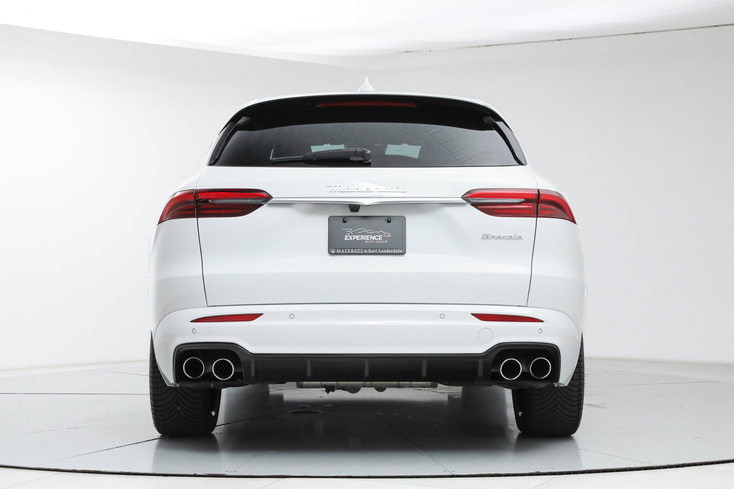 New 2025 White Maserati  image 4