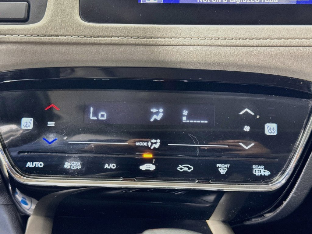 Used 2016 Silver Honda EX-L image 19