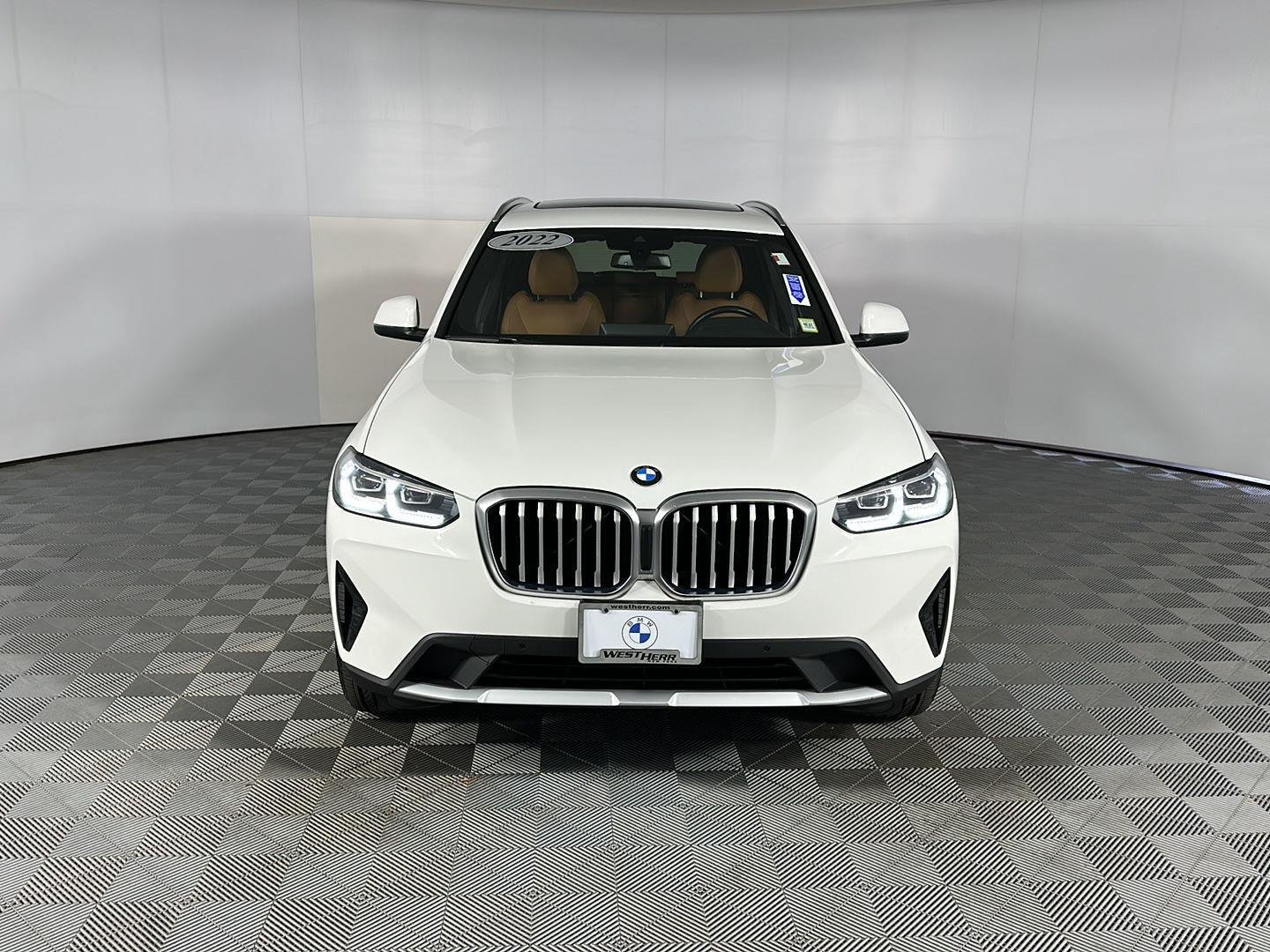 Used 2022 Alpine White BMW xDrive30i image 5