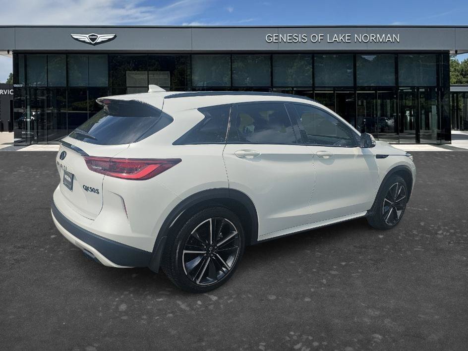 Used 2023 Radiant White INFINITI SPORT image 5