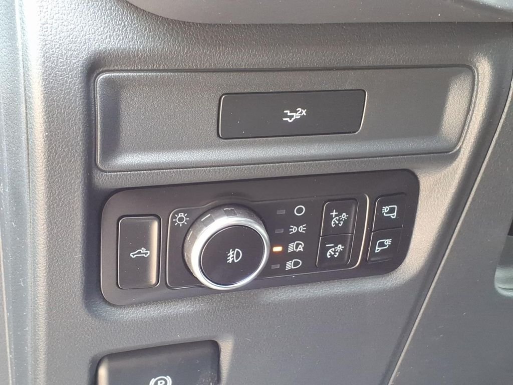 New 2026 Agate Black Metallic Ford XLT image 19