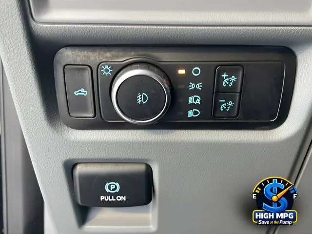 Used 2023 White Ford XLT image 19