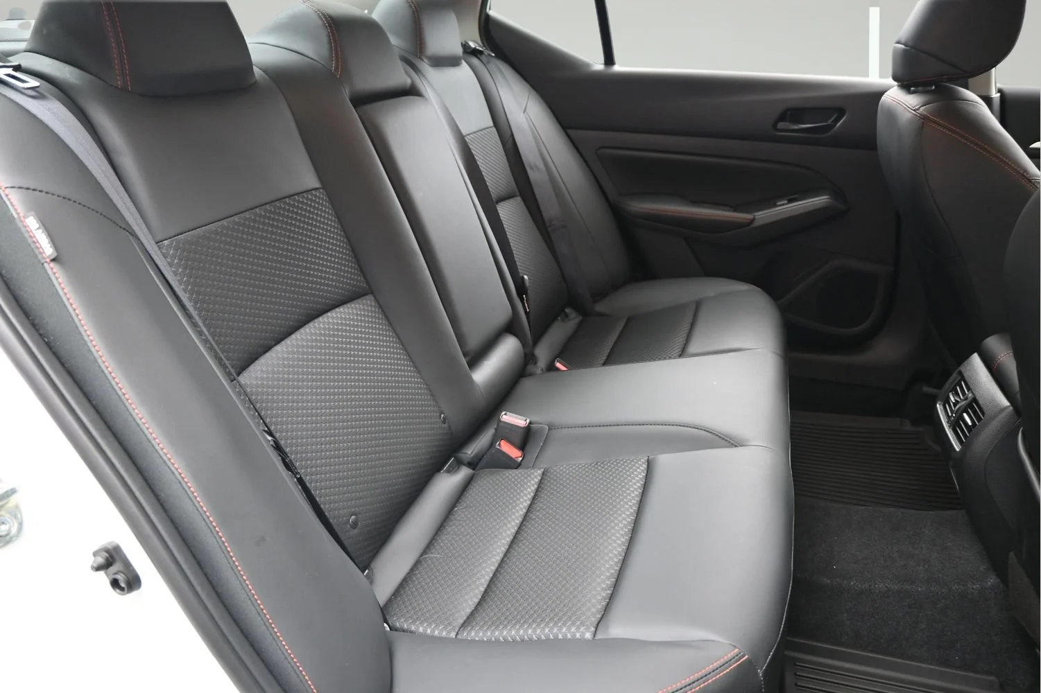 New 2026 Pearl White Tricoat Nissan SR image 13