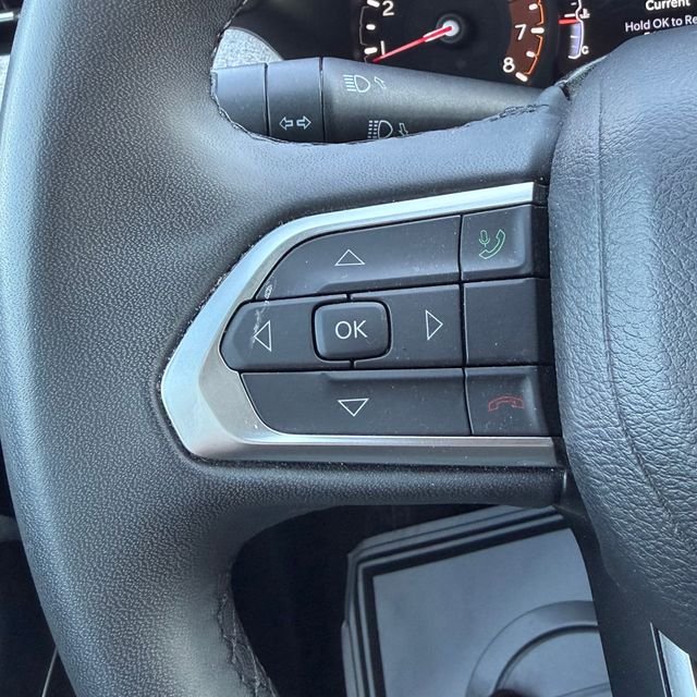 Used 2024 White Jeep Latitude image 16