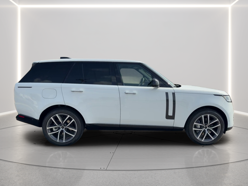 New 2026 Fuji White Land Rover SE image 4
